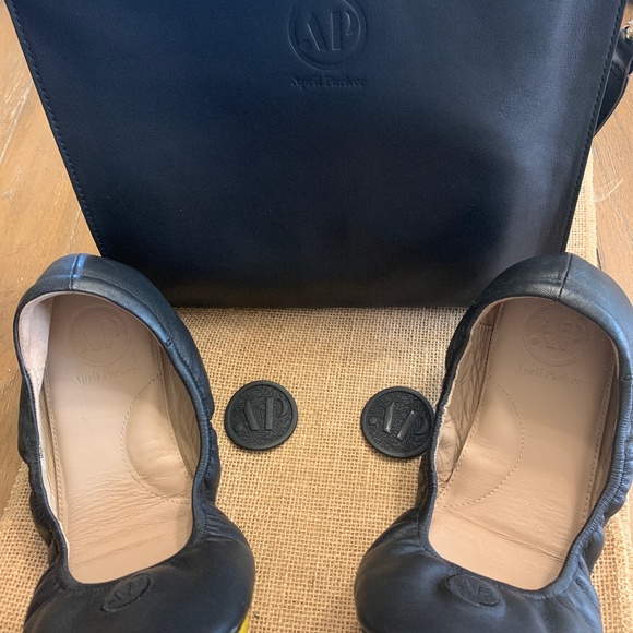 April Parker Flats - Picture 1 of 3